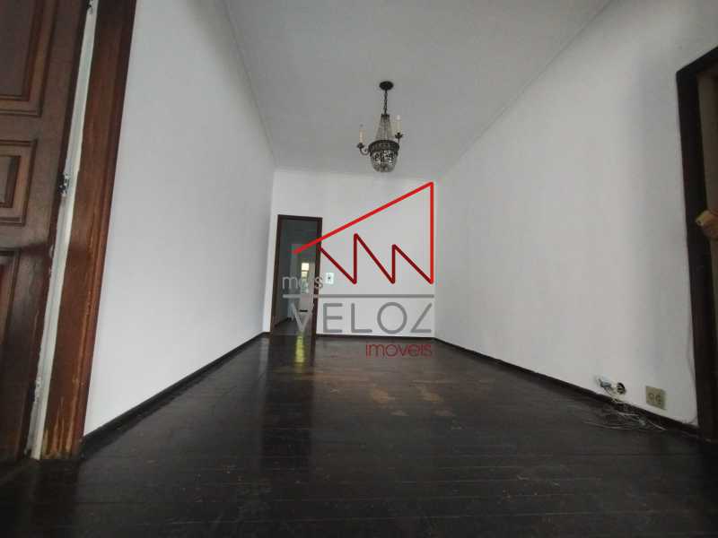 Apartamento à venda com 4 quartos, 220m² - Foto 4