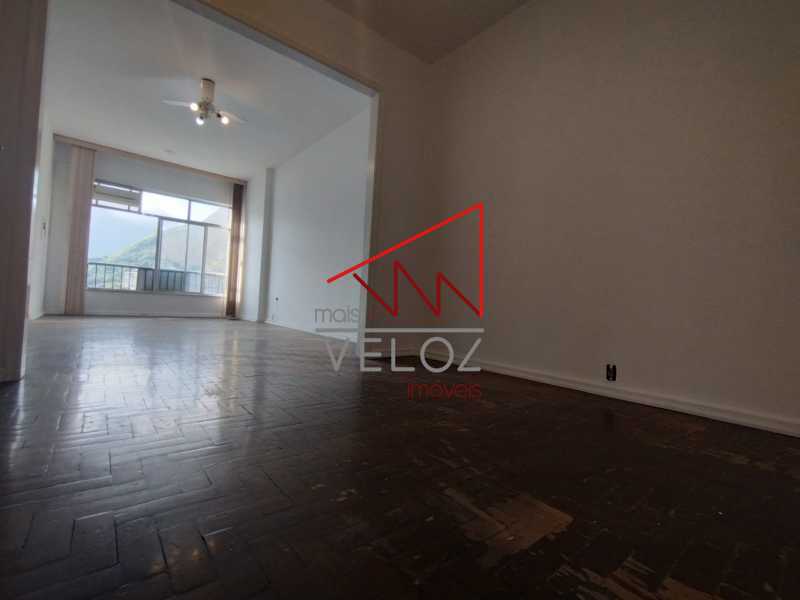 Apartamento à venda com 4 quartos, 220m² - Foto 7