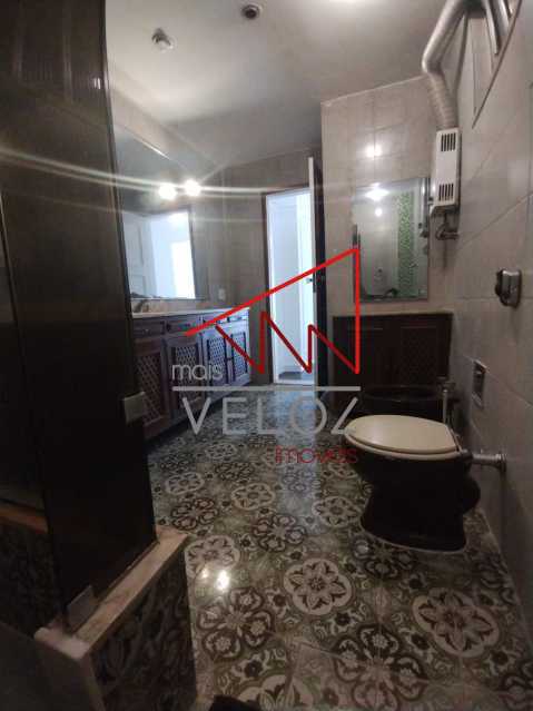 Apartamento à venda com 4 quartos, 220m² - Foto 11