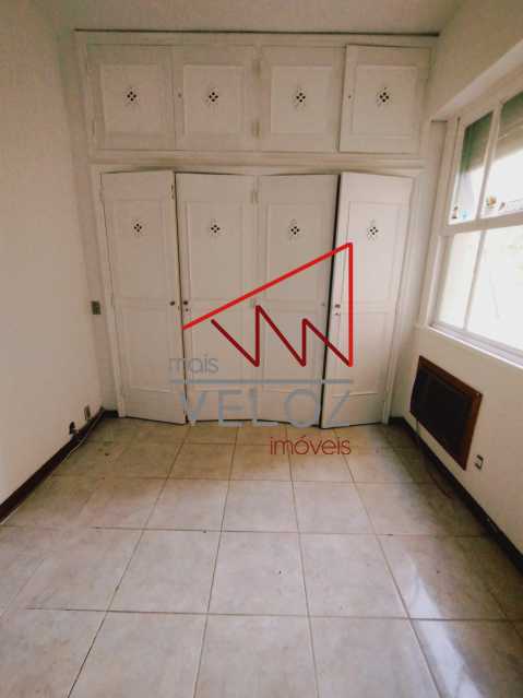 Apartamento à venda com 4 quartos, 220m² - Foto 18