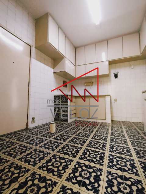 Apartamento à venda com 4 quartos, 220m² - Foto 25