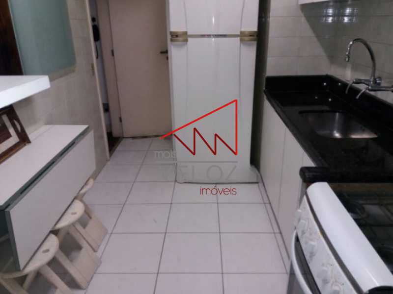 Apartamento à venda com 2 quartos, 70m² - Foto 17