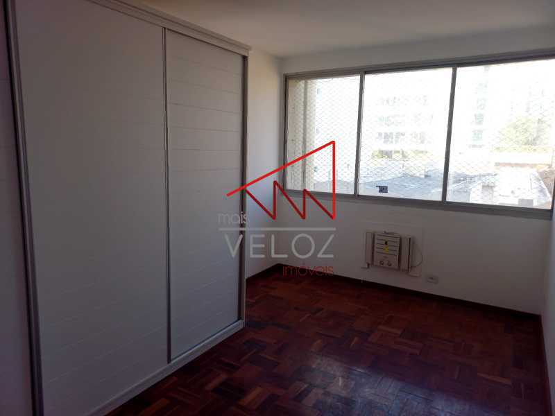 Apartamento à venda com 4 quartos, 150m² - Foto 9