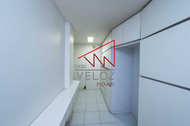 Apartamento à venda com 3 quartos, 197m² - Foto 9