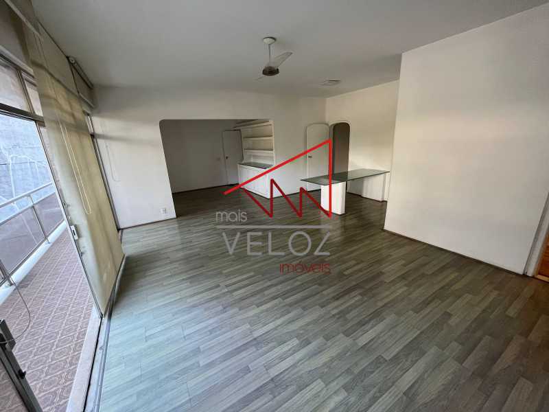 Apartamento à venda com 4 quartos, 126m² - Foto 2