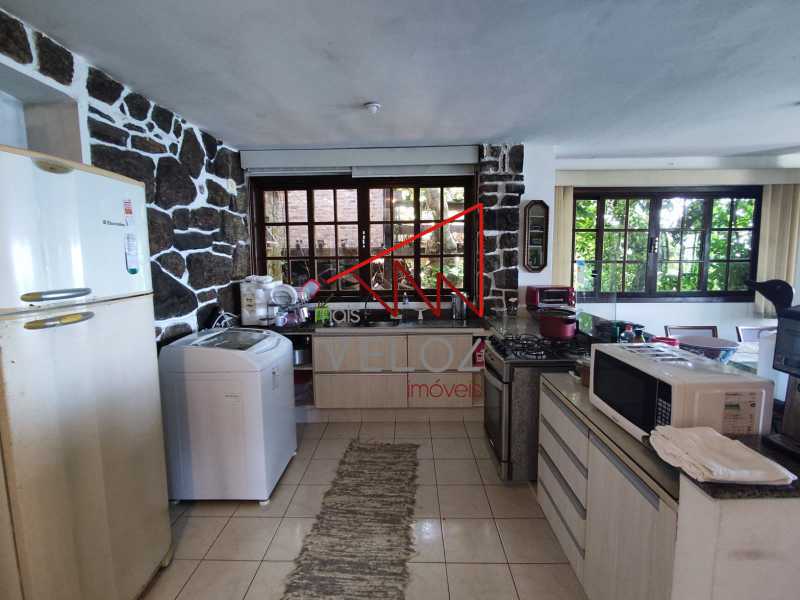 Casa à venda com 19 quartos, 900m² - Foto 14