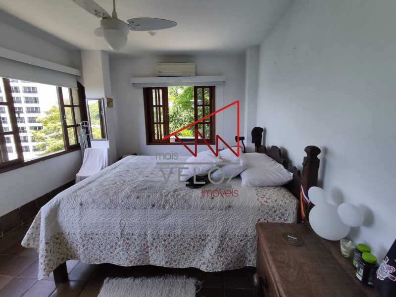 Casa à venda com 19 quartos, 900m² - Foto 15