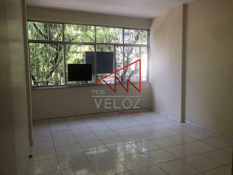 Apartamento à venda com 2 quartos, 70m² - Foto 1