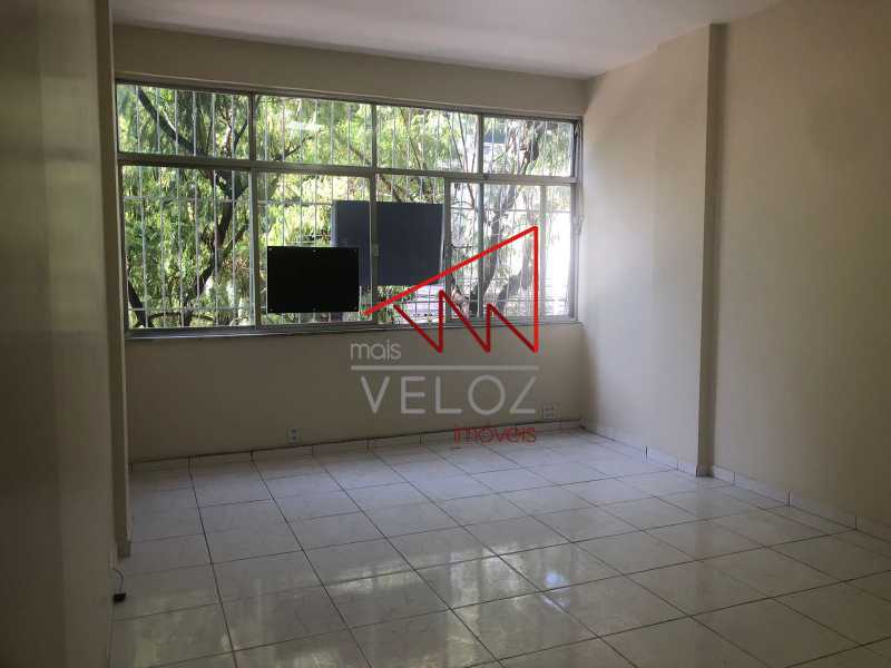 Apartamento à venda com 2 quartos, 70m² - Foto 2