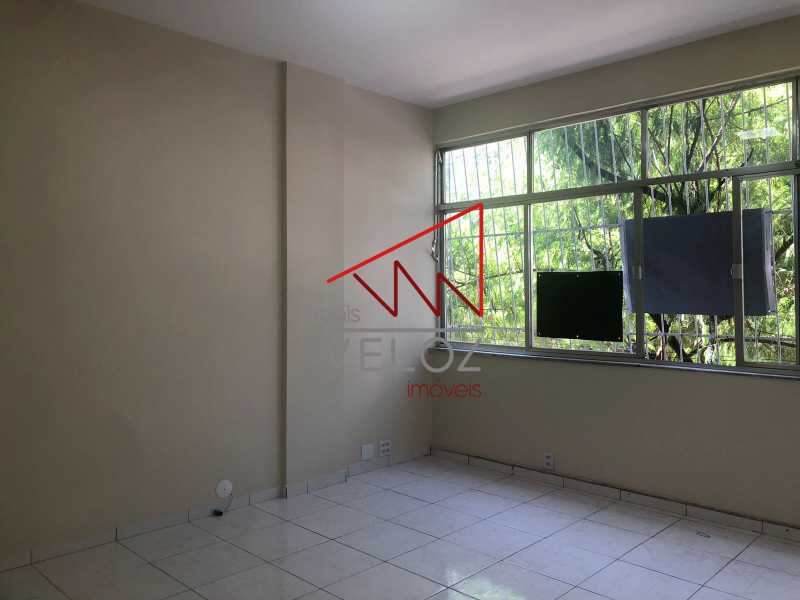 Apartamento à venda com 2 quartos, 70m² - Foto 4