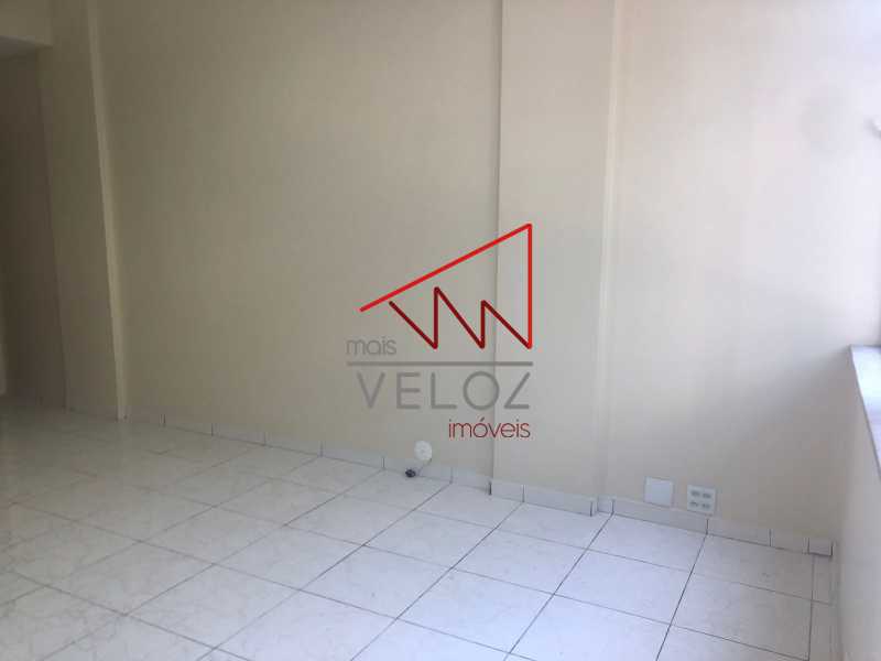 Apartamento à venda com 2 quartos, 70m² - Foto 5