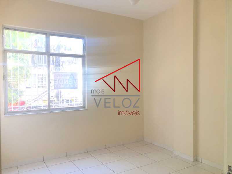 Apartamento à venda com 2 quartos, 70m² - Foto 10