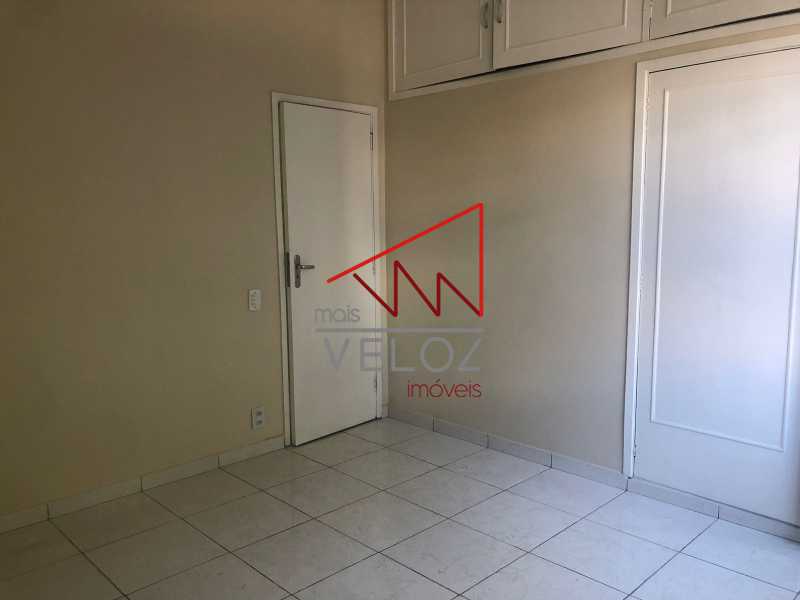 Apartamento à venda com 2 quartos, 70m² - Foto 13