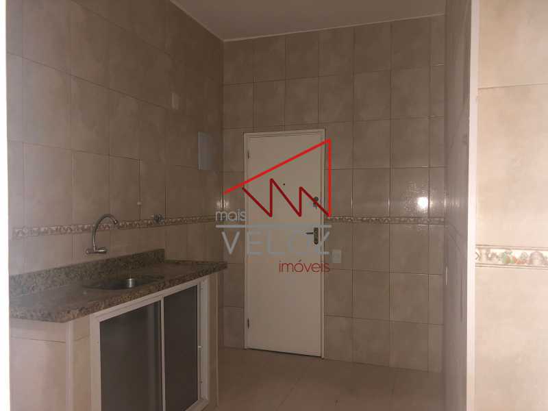 Apartamento à venda com 2 quartos, 70m² - Foto 18