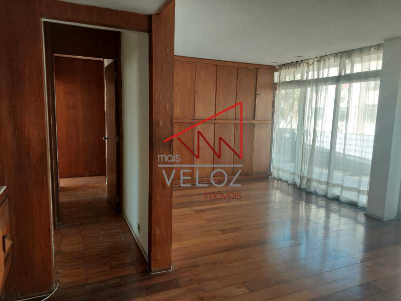 Apartamento à venda com 2 quartos, 131m² - Foto 2