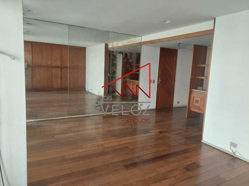 Apartamento à venda com 2 quartos, 131m² - Foto 4