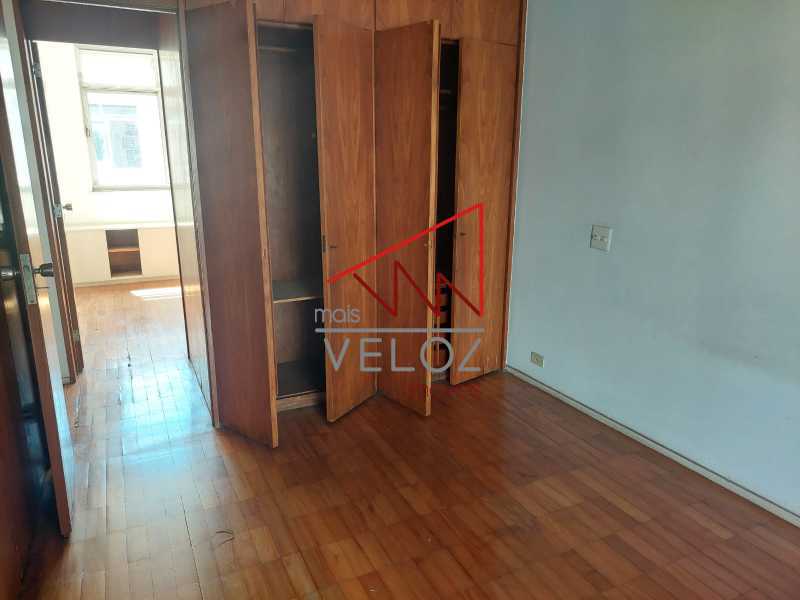 Apartamento à venda com 2 quartos, 131m² - Foto 10