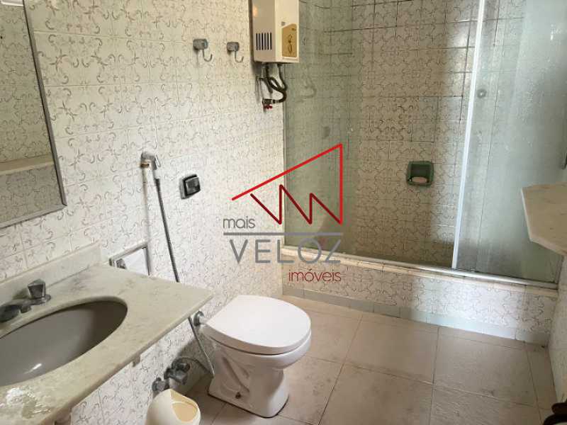 Apartamento à venda com 4 quartos, 223m² - Foto 14