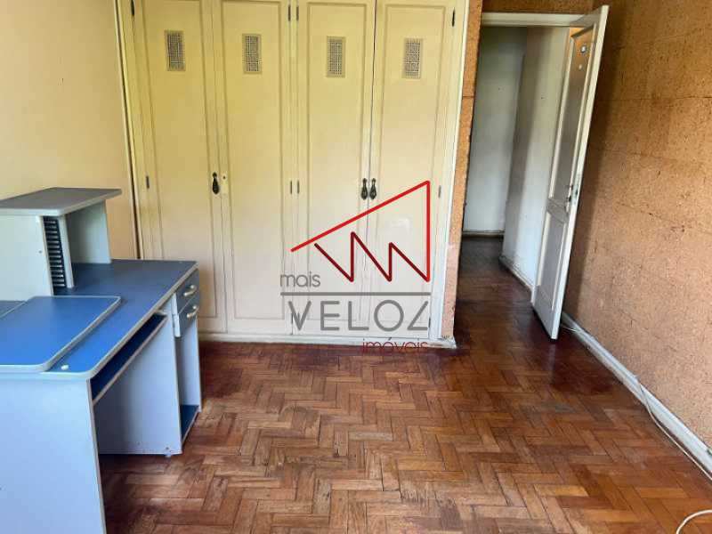 Apartamento à venda com 4 quartos, 223m² - Foto 17