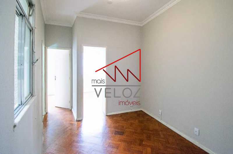 Apartamento à venda com 2 quartos, 65m² - Foto 4