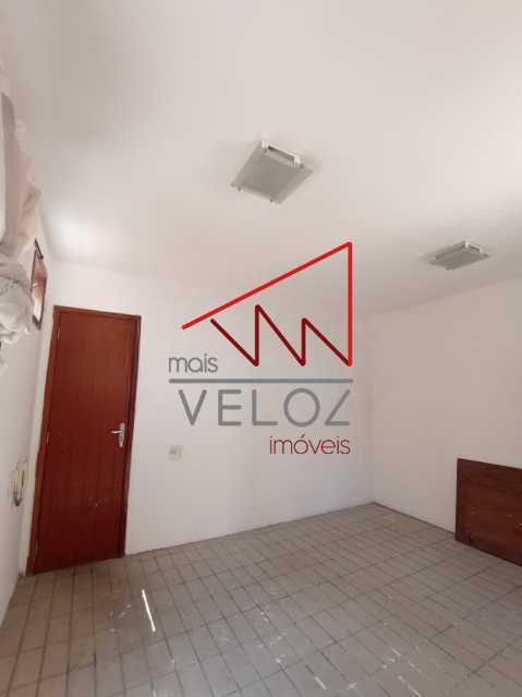 Casa à venda com 3 quartos, 300m² - Foto 11