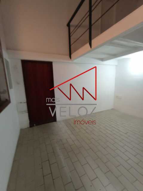 Casa à venda com 3 quartos, 300m² - Foto 12