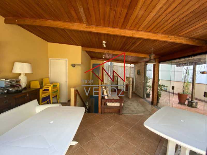 Cobertura à venda com 3 quartos, 240m² - Foto 18