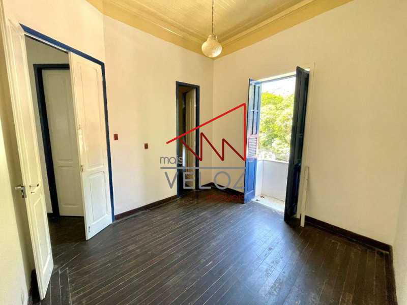 Casa à venda com 8 quartos, 600m² - Foto 8