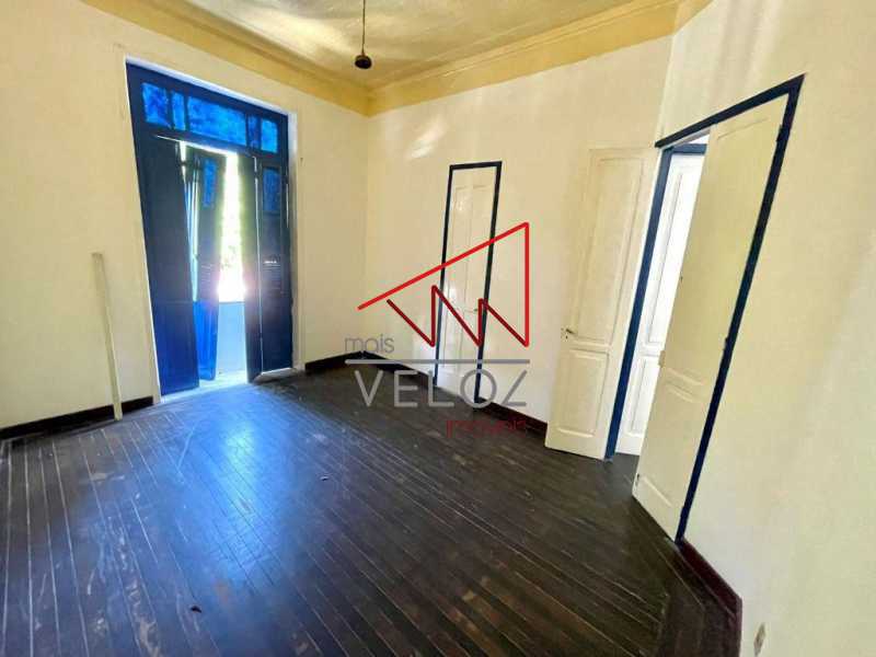 Casa à venda com 8 quartos, 600m² - Foto 10