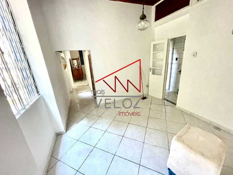 Casa à venda com 8 quartos, 600m² - Foto 25