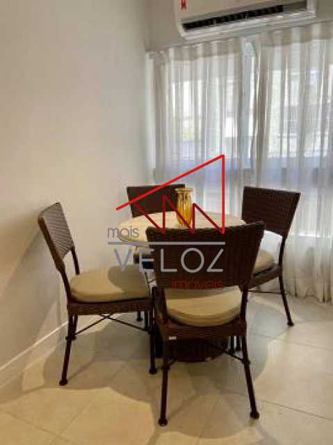 Apartamento à venda com 1 quarto, 50m² - Foto 2