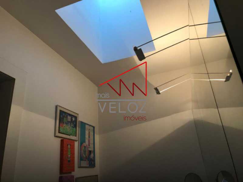 Casa à venda com 3 quartos, 210m² - Foto 11