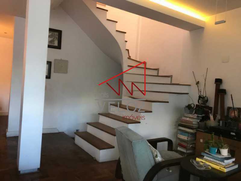 Casa à venda com 3 quartos, 210m² - Foto 4