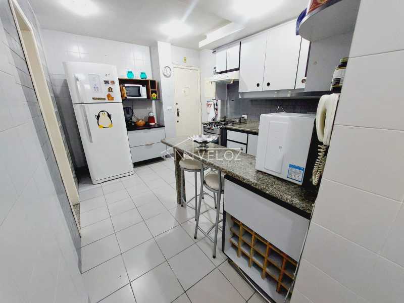 Apartamento à venda com 2 quartos, 93m² - Foto 17