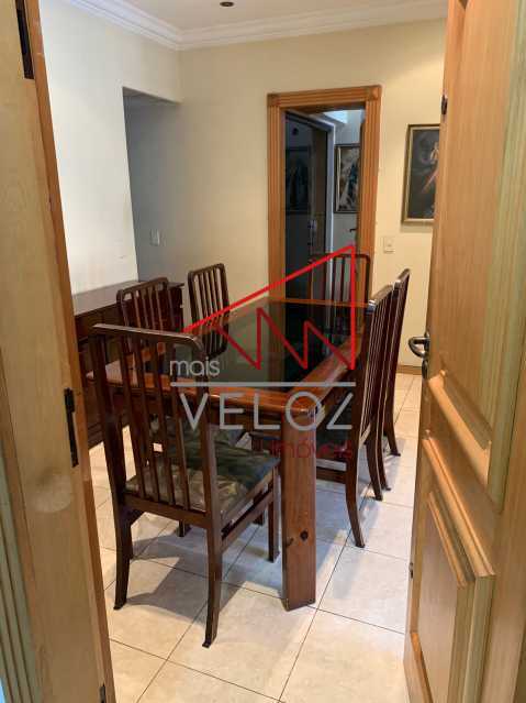 Apartamento à venda com 3 quartos, 135m² - Foto 3