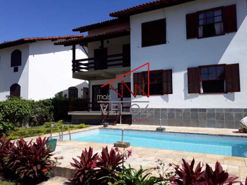 Casa de Condomínio à venda com 4 quartos, 320m² - Foto 1