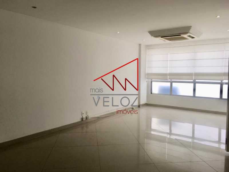 Apartamento à venda com 3 quartos, 100m² - Foto 1