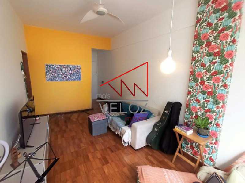 Apartamento à venda com 2 quartos, 74m² - Foto 4