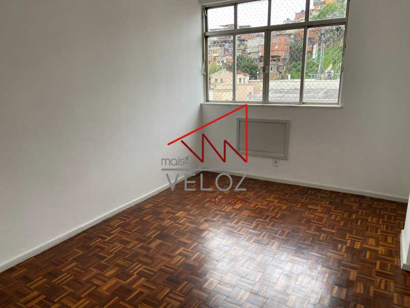 Apartamento à venda com 2 quartos, 75m² - Foto 7