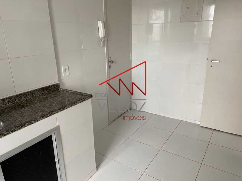 Apartamento à venda com 2 quartos, 75m² - Foto 17