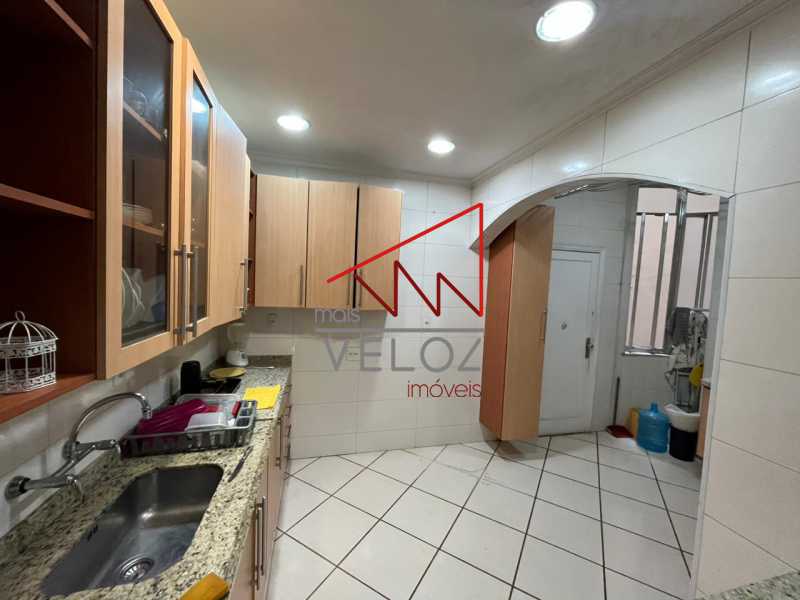 Apartamento à venda com 3 quartos, 110m² - Foto 4