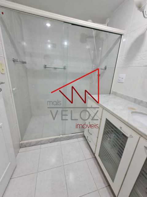 Apartamento à venda com 4 quartos, 215m² - Foto 17