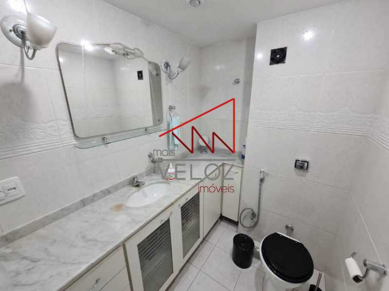 Apartamento à venda com 4 quartos, 215m² - Foto 18