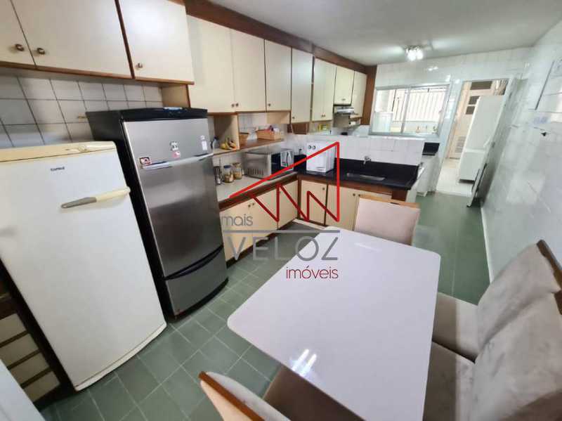 Apartamento à venda com 4 quartos, 215m² - Foto 11