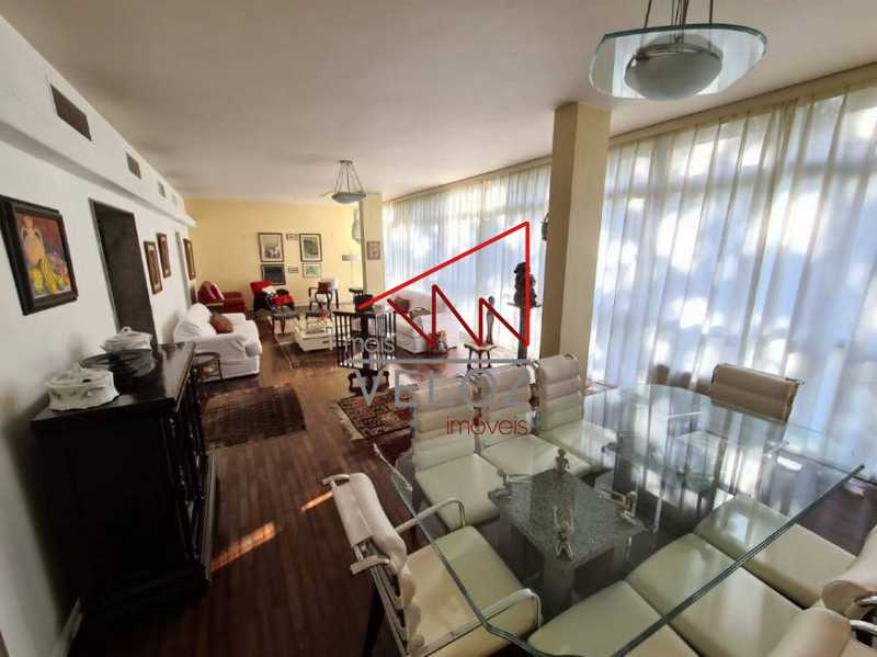 Apartamento à venda com 4 quartos, 215m² - Foto 2