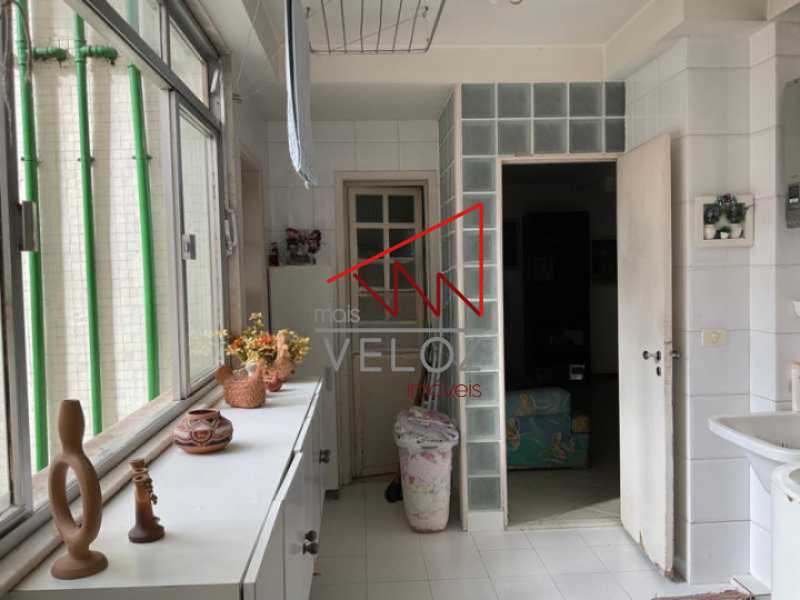 Apartamento à venda com 4 quartos, 228m² - Foto 12