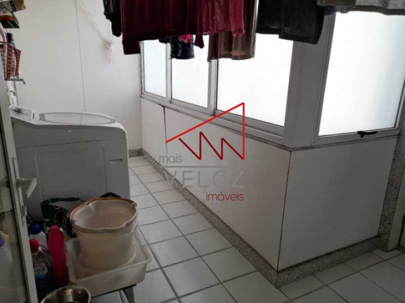 Apartamento à venda com 3 quartos, 240m² - Foto 13