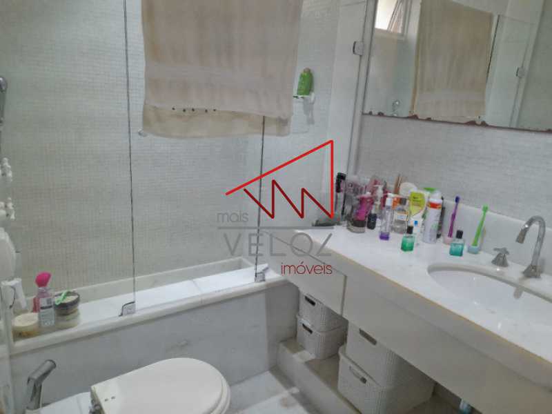 Apartamento à venda com 3 quartos, 240m² - Foto 23