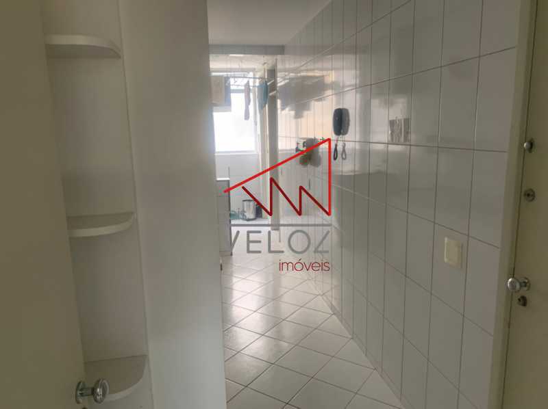 Apartamento à venda com 2 quartos, 75m² - Foto 4