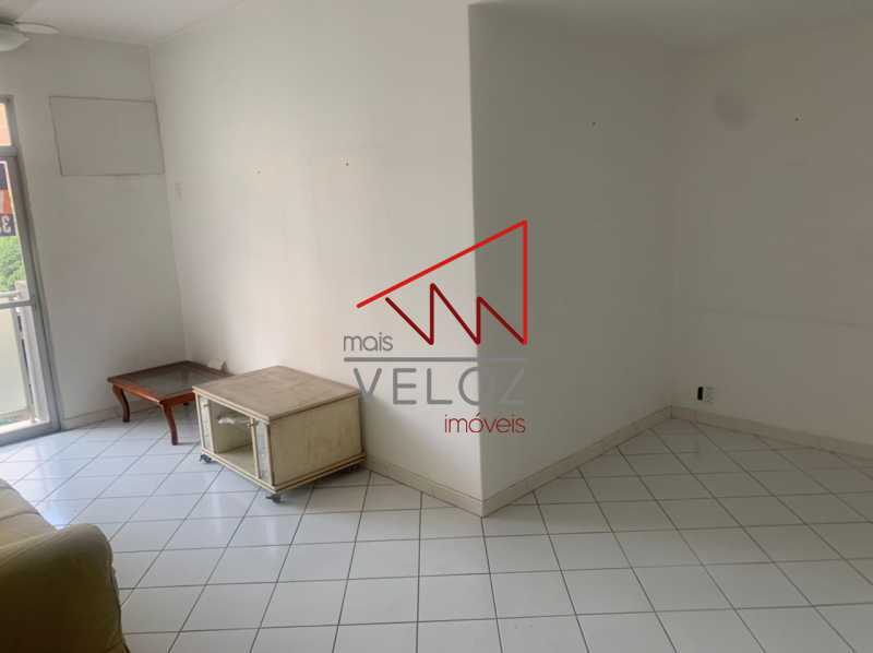 Apartamento à venda com 2 quartos, 75m² - Foto 19